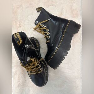Dr.‎ Martens Black Leather Boots with Yellow Laces Jadon Max size 8